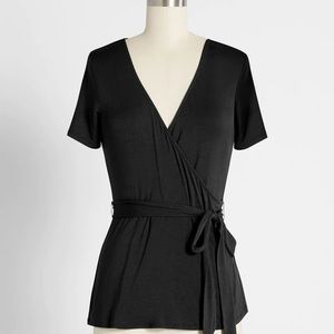 Modcloth Wrap T-shirt “The Surplice is Right” in Black, size Small S